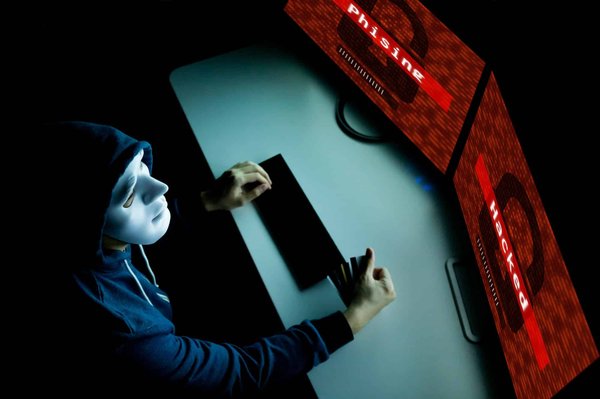 Repérer les arnaques en ligne : comment éviter les pièges de courriels frauduleux?